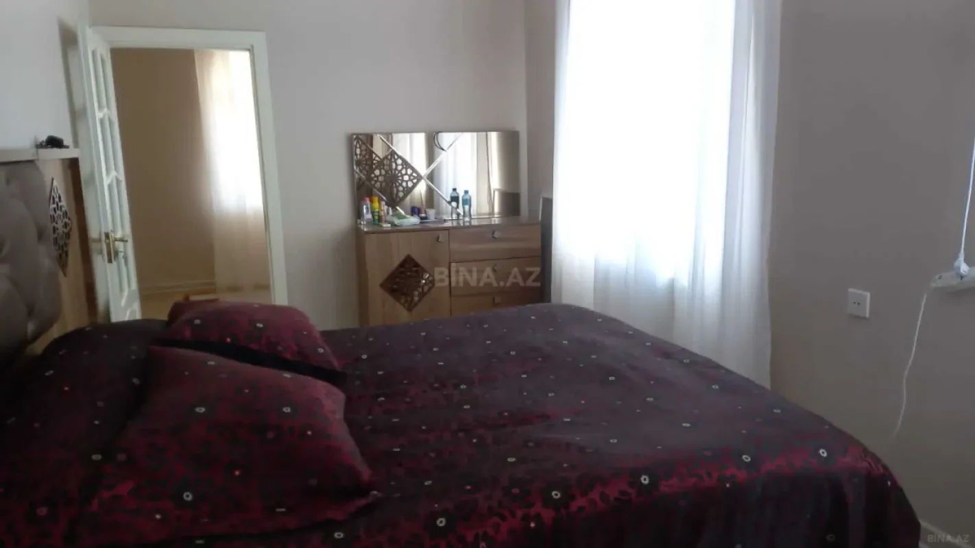 Satılır 5 otaqlı həyət evi 160 m²