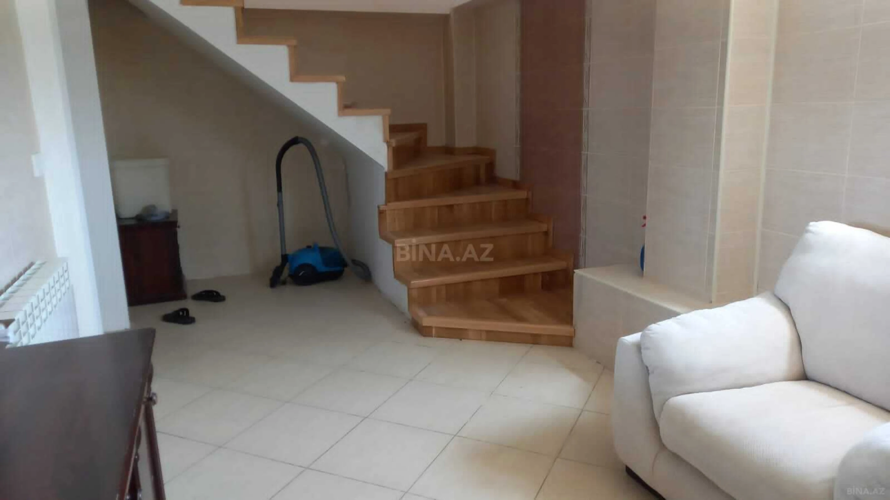 Satılır 5 otaqlı həyət evi 160 m²