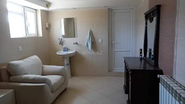 Satılır 5 otaqlı həyət evi 160 m²
