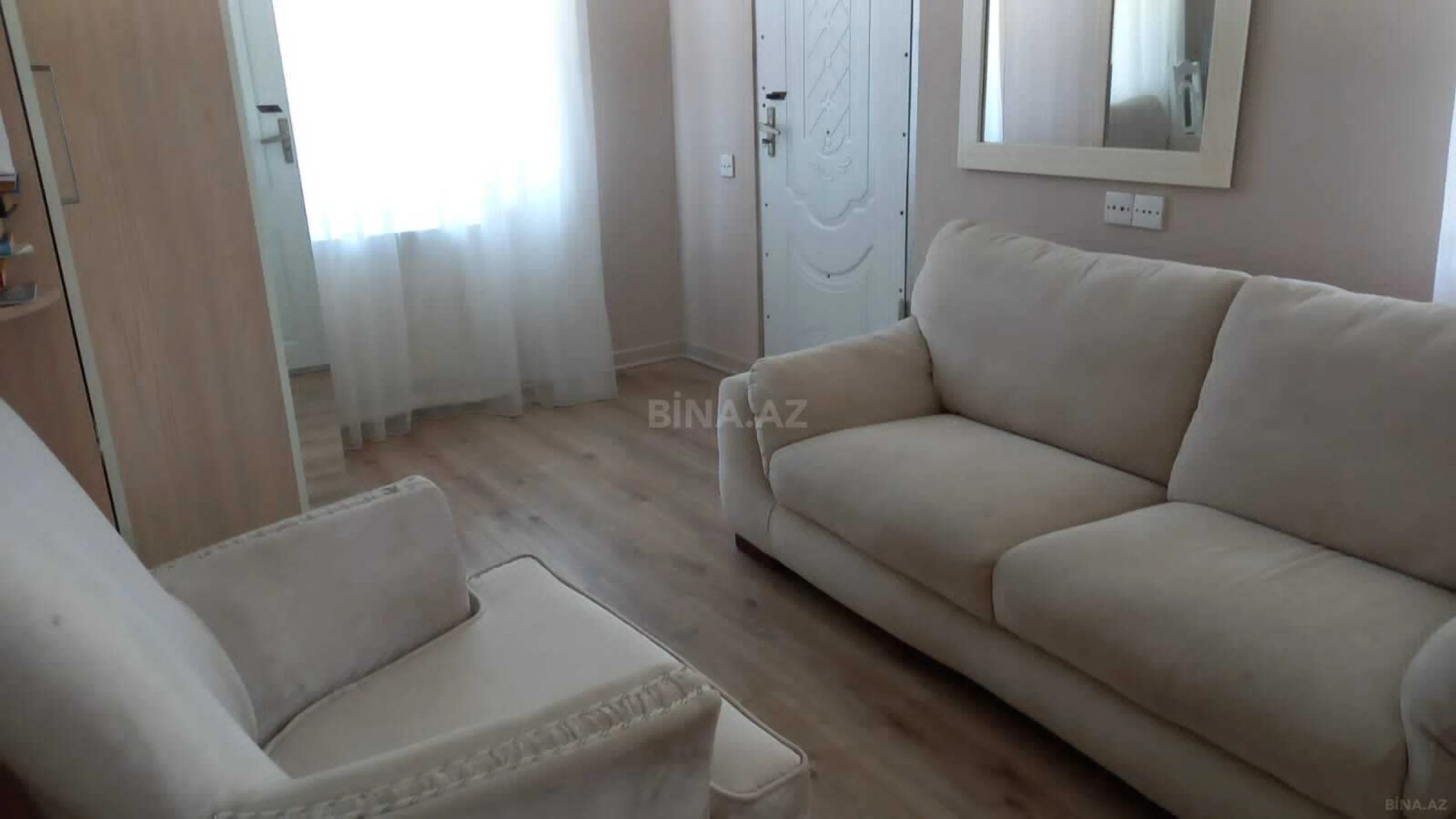 Satılır 5 otaqlı həyət evi 160 m²