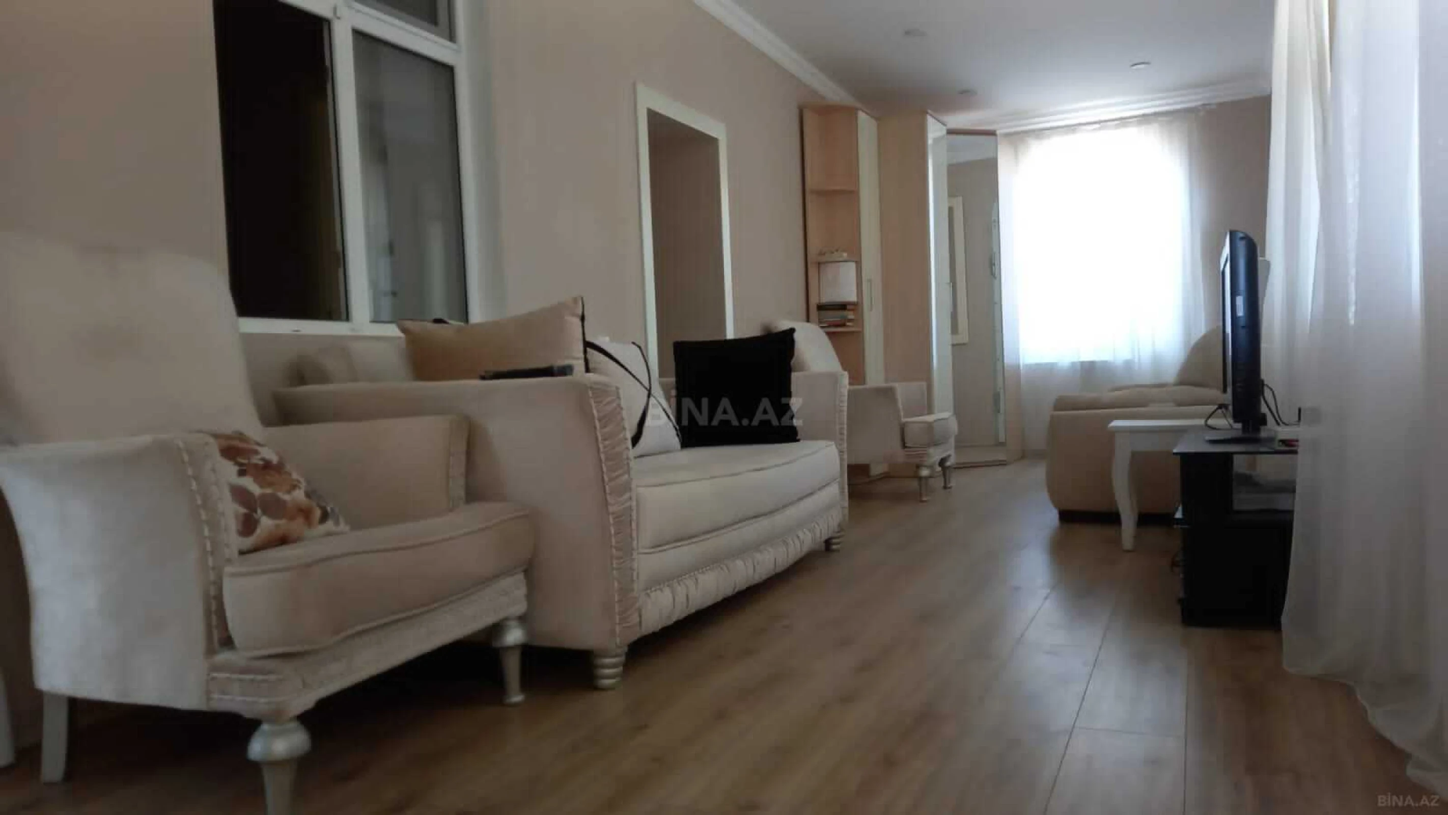 Satılır 5 otaqlı həyət evi 160 m²