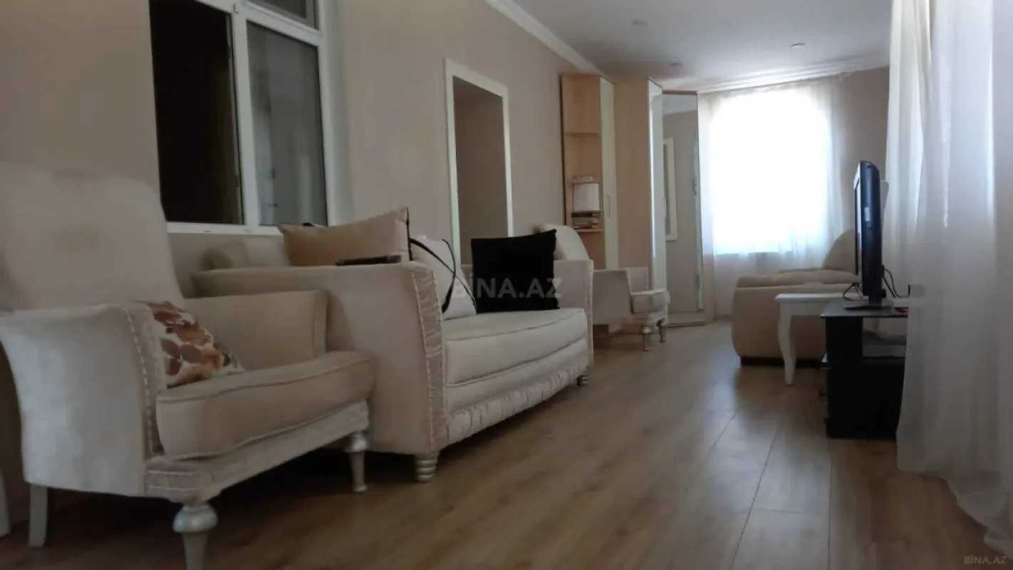 Satılır 5 otaqlı həyət evi 160 m²