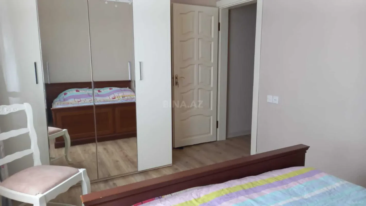 Satılır 5 otaqlı həyət evi 160 m²