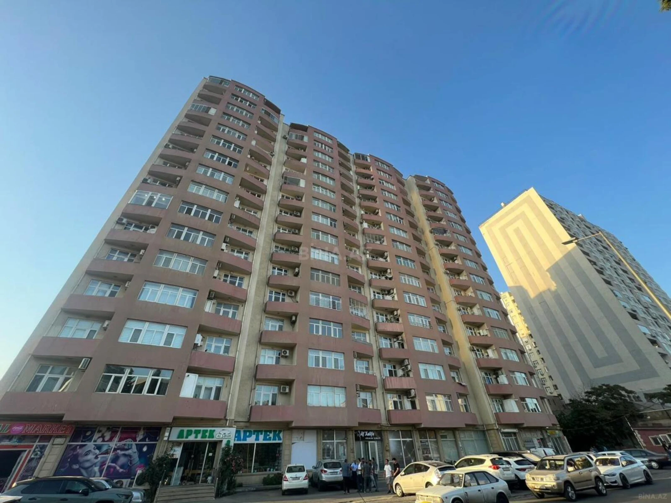 Satılır 3 otaqlı mənzil 125 m²
