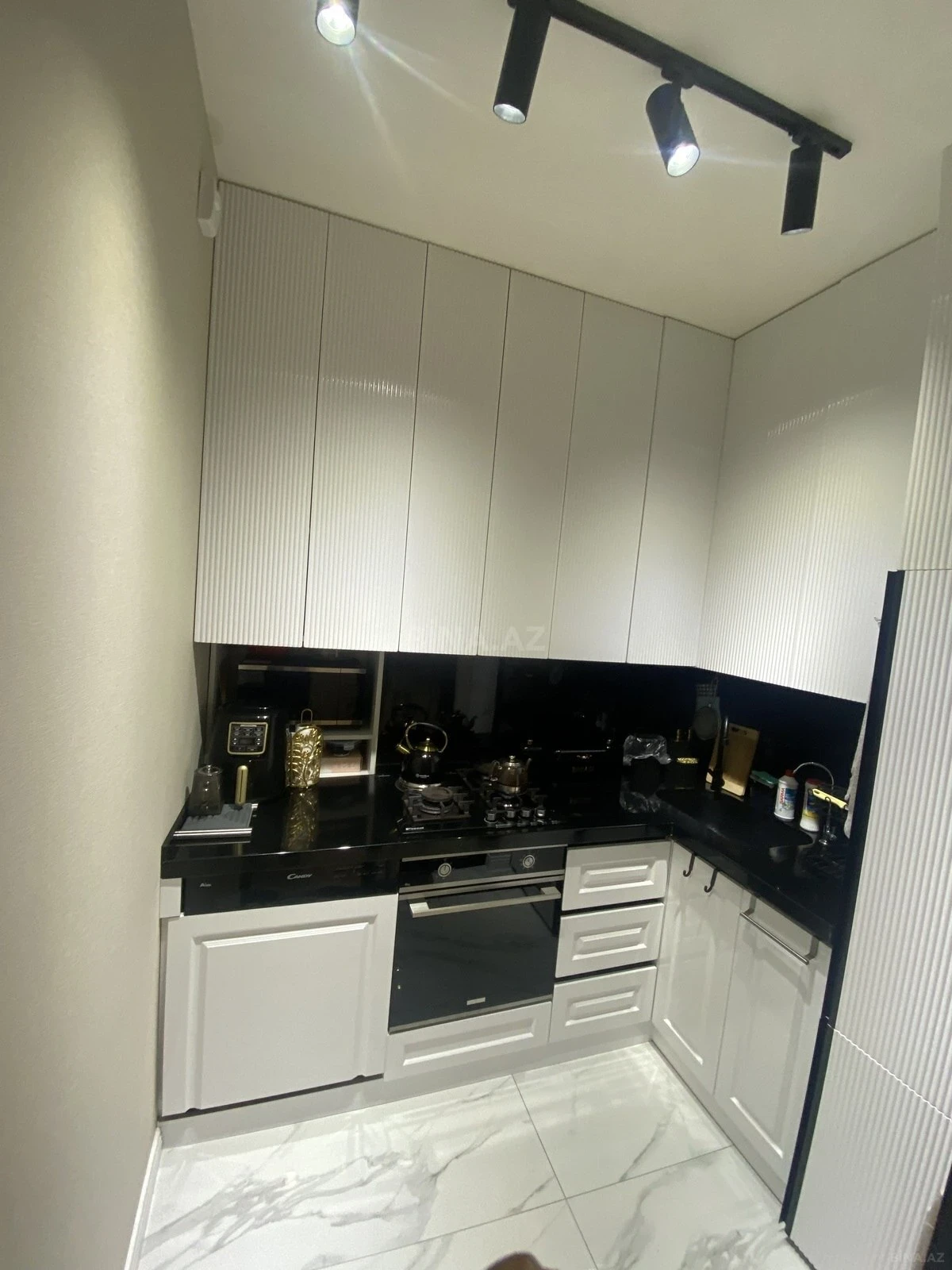 Satılır 2 otaqlı mənzil 65 m²