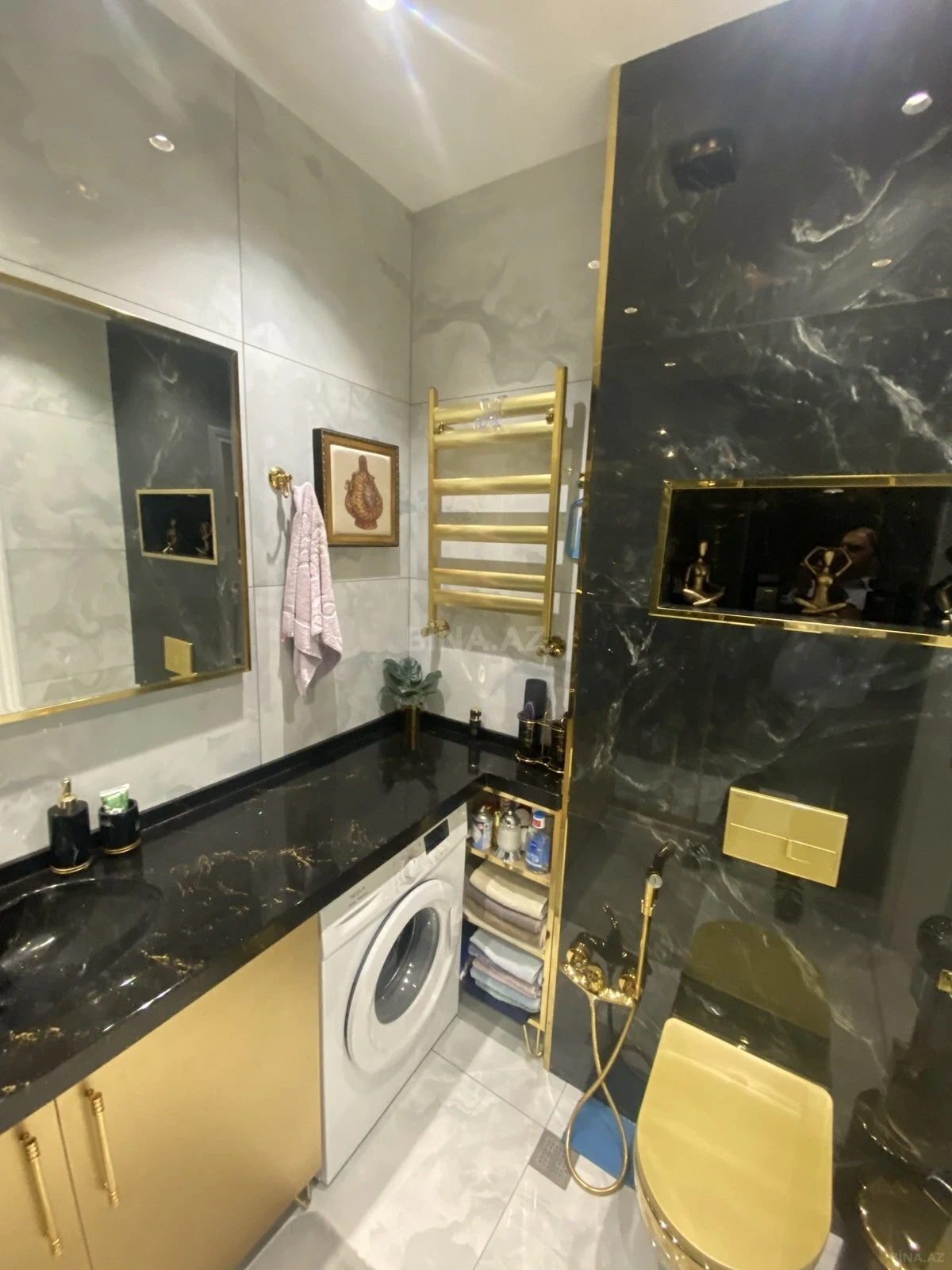 Satılır 2 otaqlı mənzil 65 m²