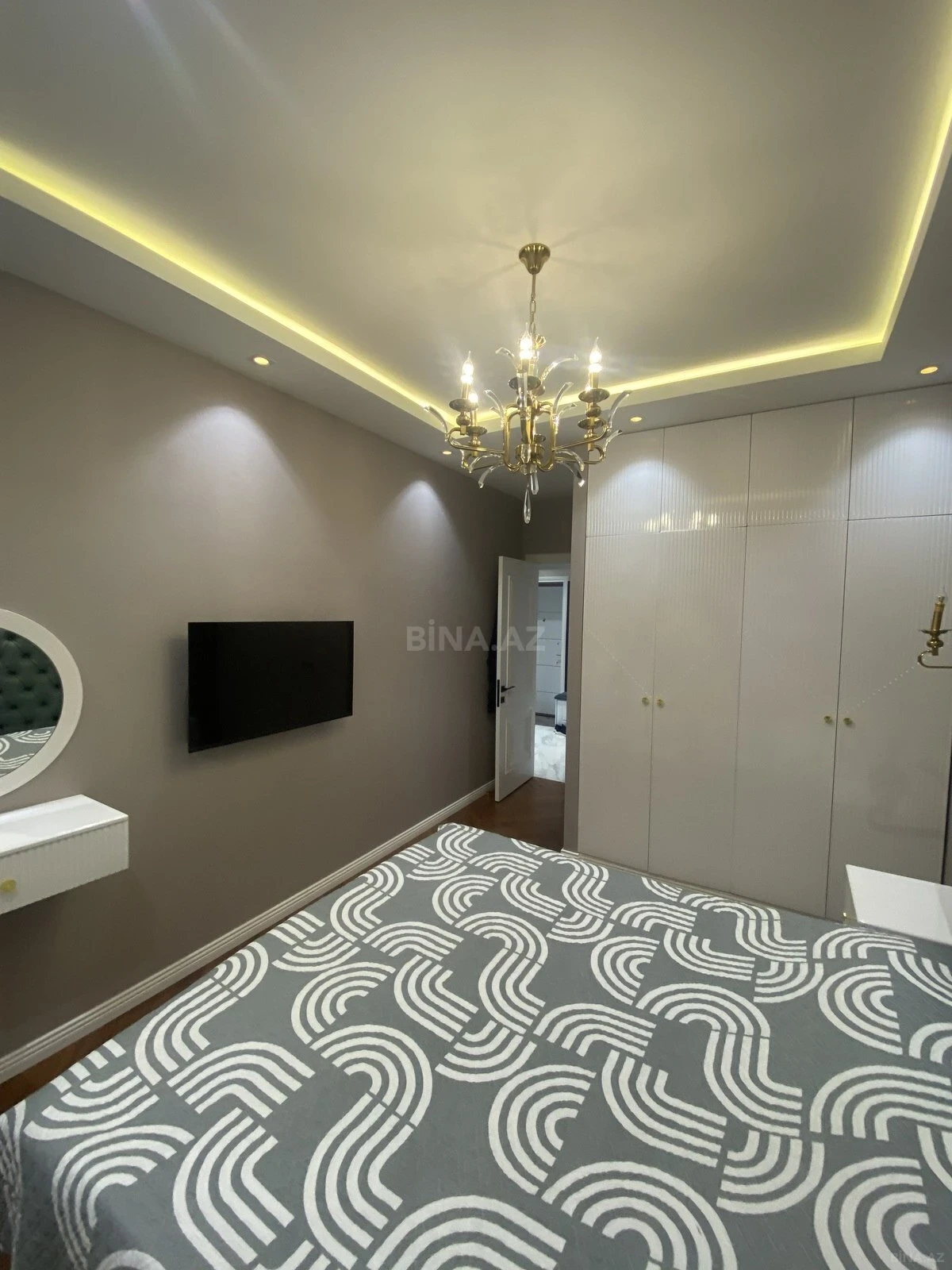 Satılır 2 otaqlı mənzil 65 m²