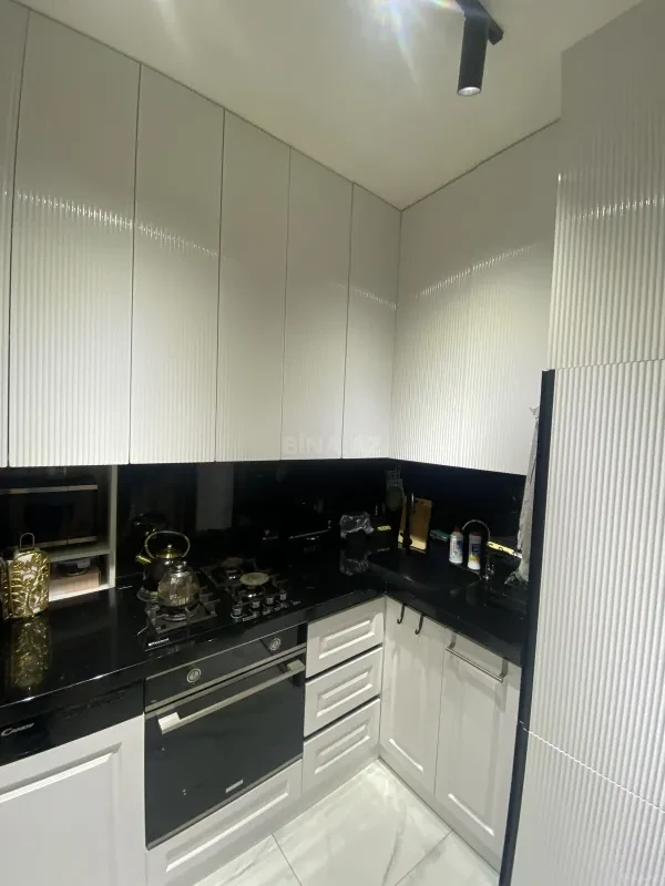 Satılır 2 otaqlı mənzil 65 m²