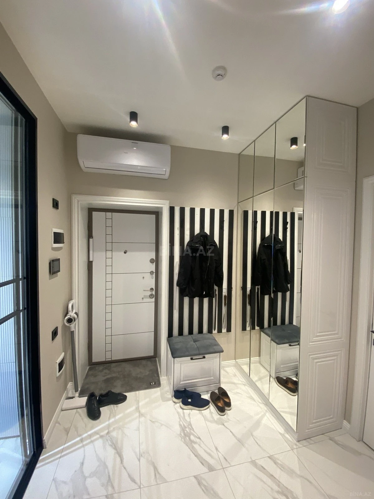 Satılır 2 otaqlı mənzil 65 m²