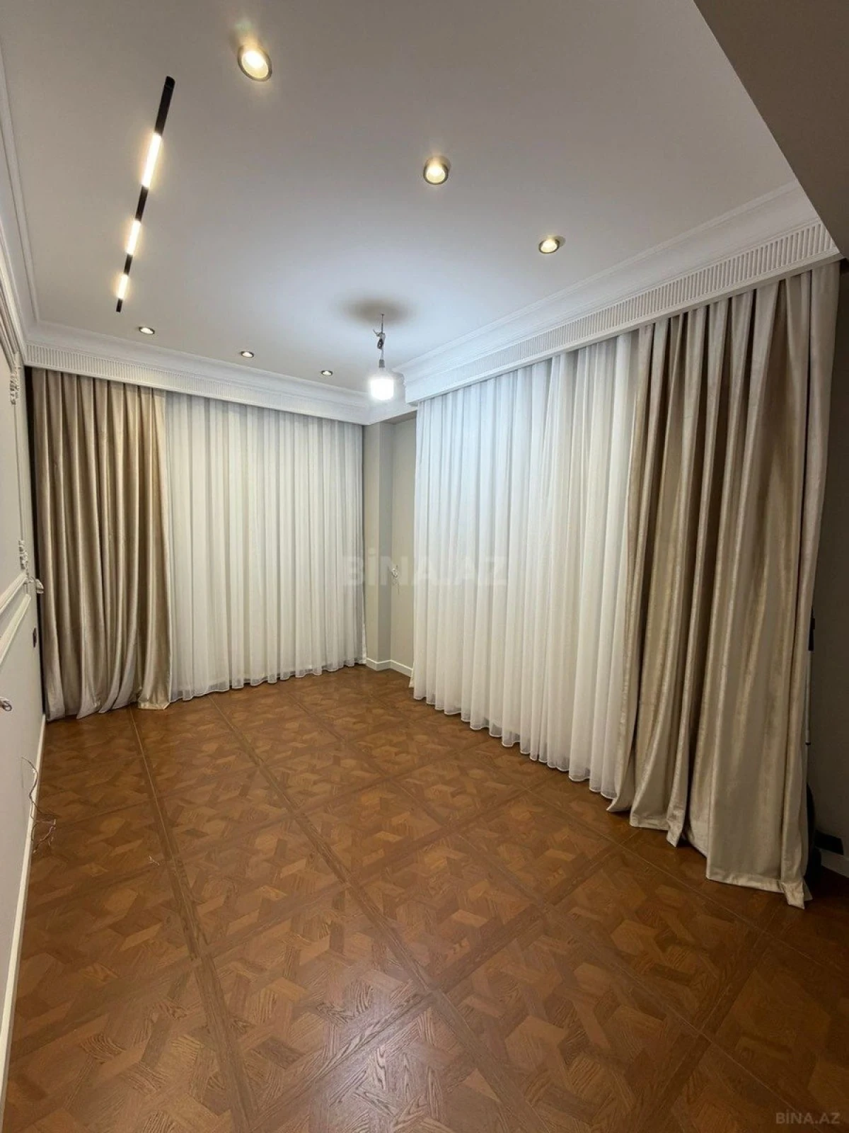 Satılır 3 otaqlı mənzil 100 m²