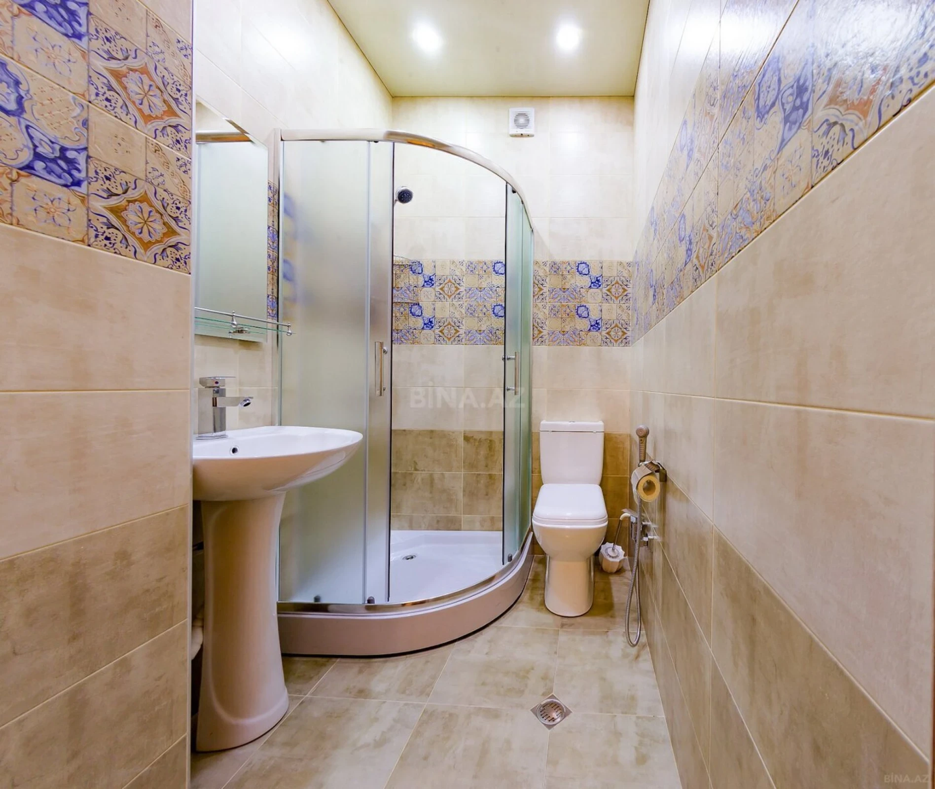 Kirayə verilir obyekt 170 m²