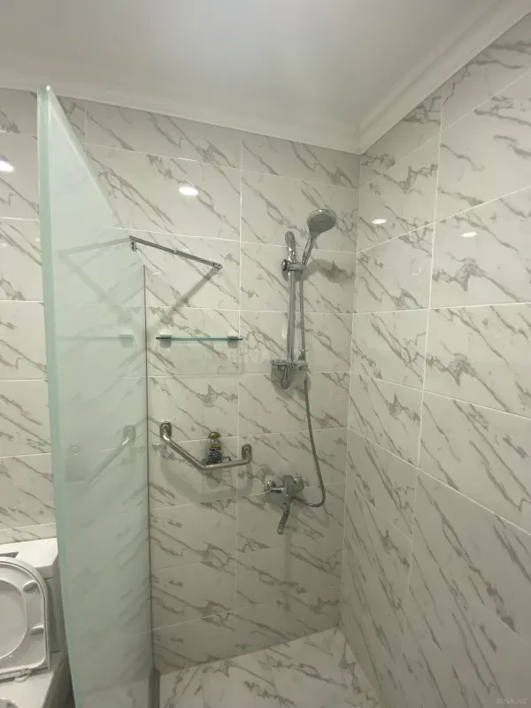 Kirayə verilir 2 otaqlı mənzil 73 m²