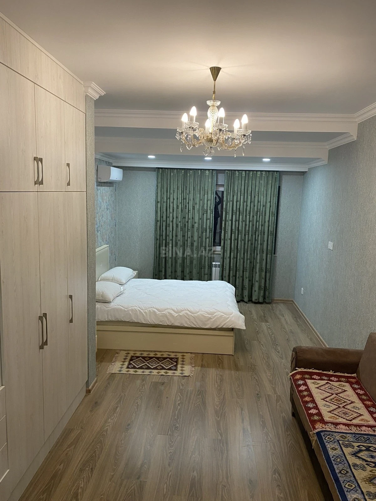 Kirayə verilir 2 otaqlı mənzil 73 m²