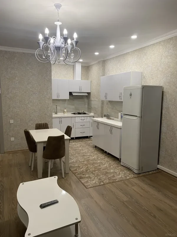 Kirayə verilir 2 otaqlı mənzil 73 m²