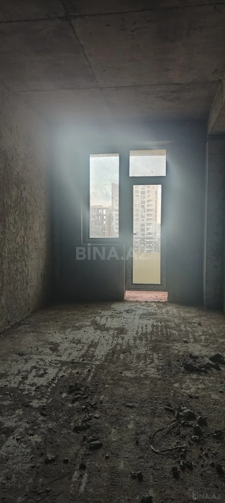 Satılır 7 otaqlı mənzil 500 m²