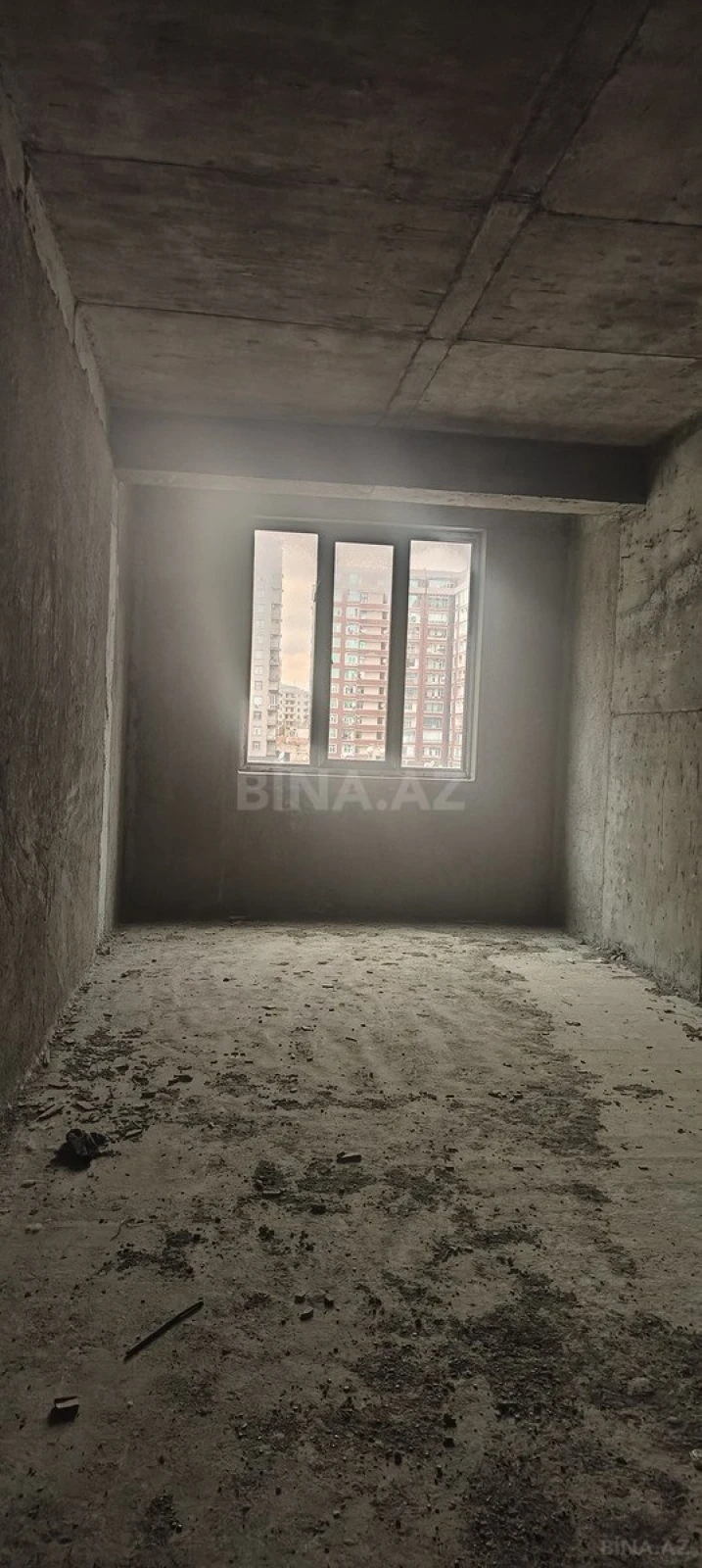 Satılır 7 otaqlı mənzil 500 m²