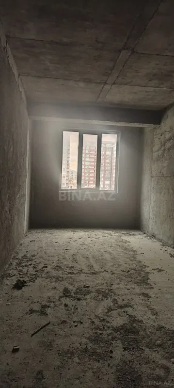 Satılır 7 otaqlı mənzil 500 m²