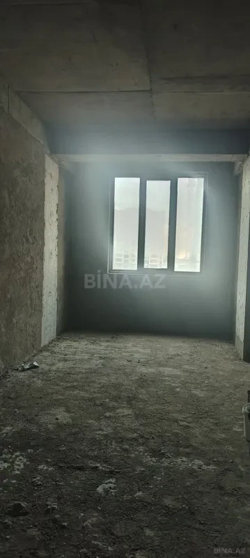 Satılır 7 otaqlı mənzil 500 m²
