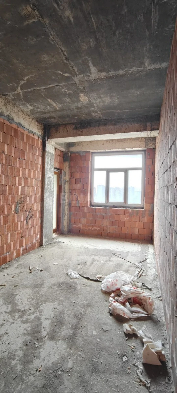 Satılır 7 otaqlı mənzil 500 m²