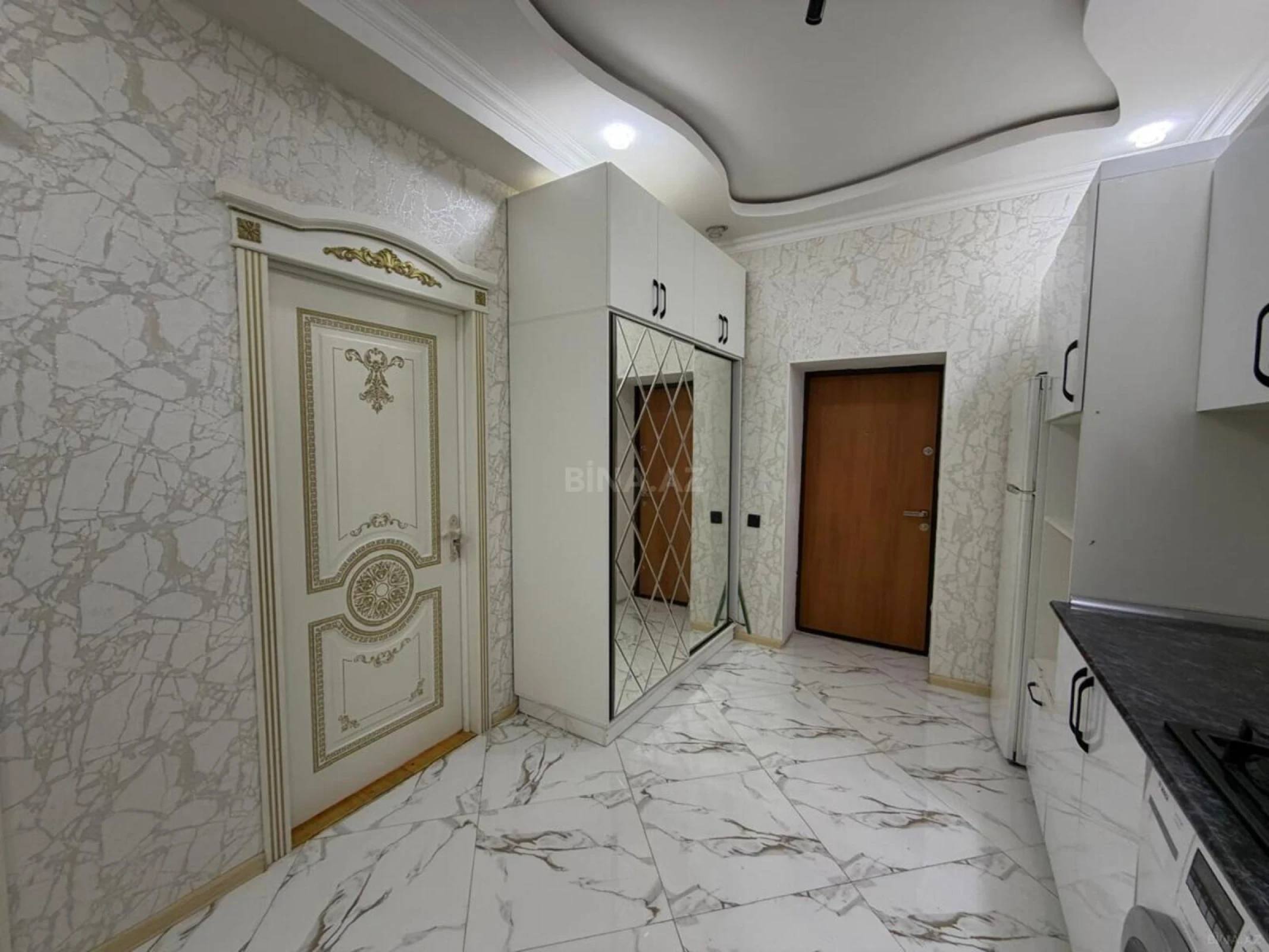 Kirayə verilir 2 otaqlı mənzil 70 m²