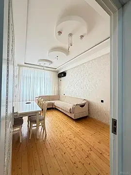 Kirayə verilir 2 otaqlı mənzil 70 m²