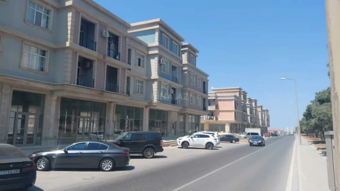 Satılır 4 otaqlı mənzil 145 m²