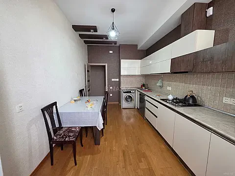 Kirayə verilir 3 otaqlı mənzil 120 m²