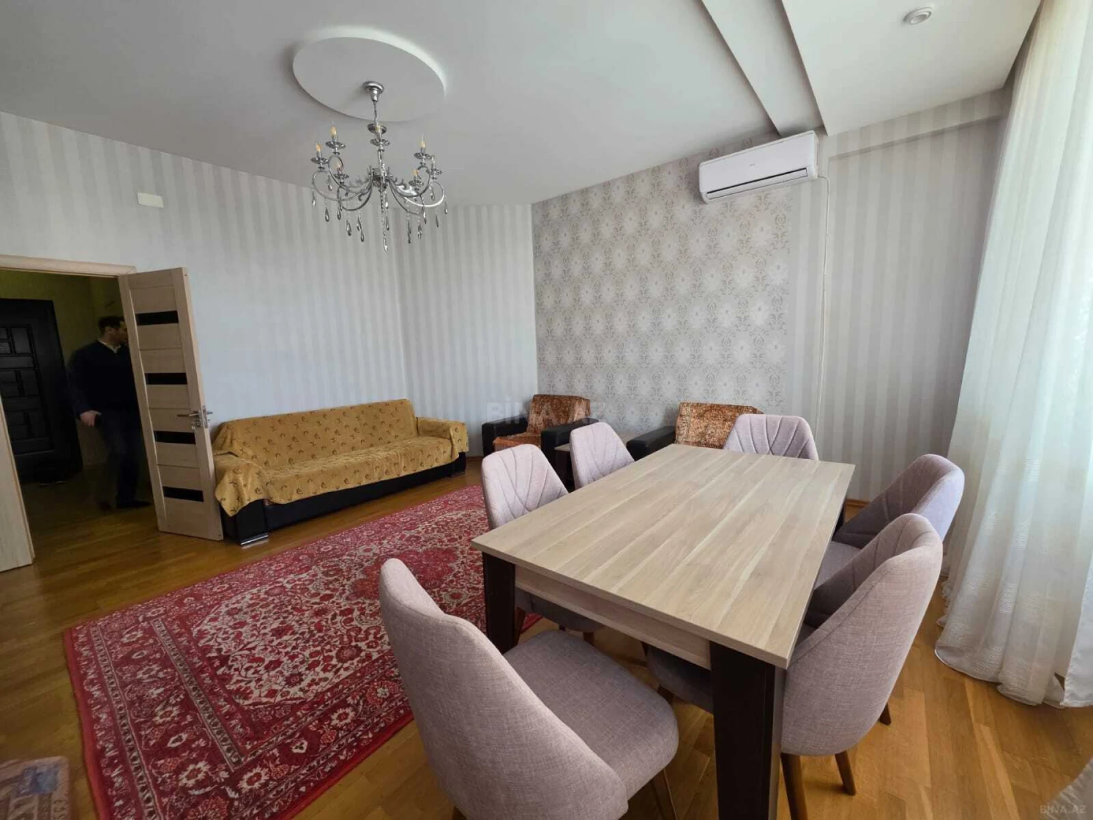 Kirayə verilir 3 otaqlı mənzil 120 m²