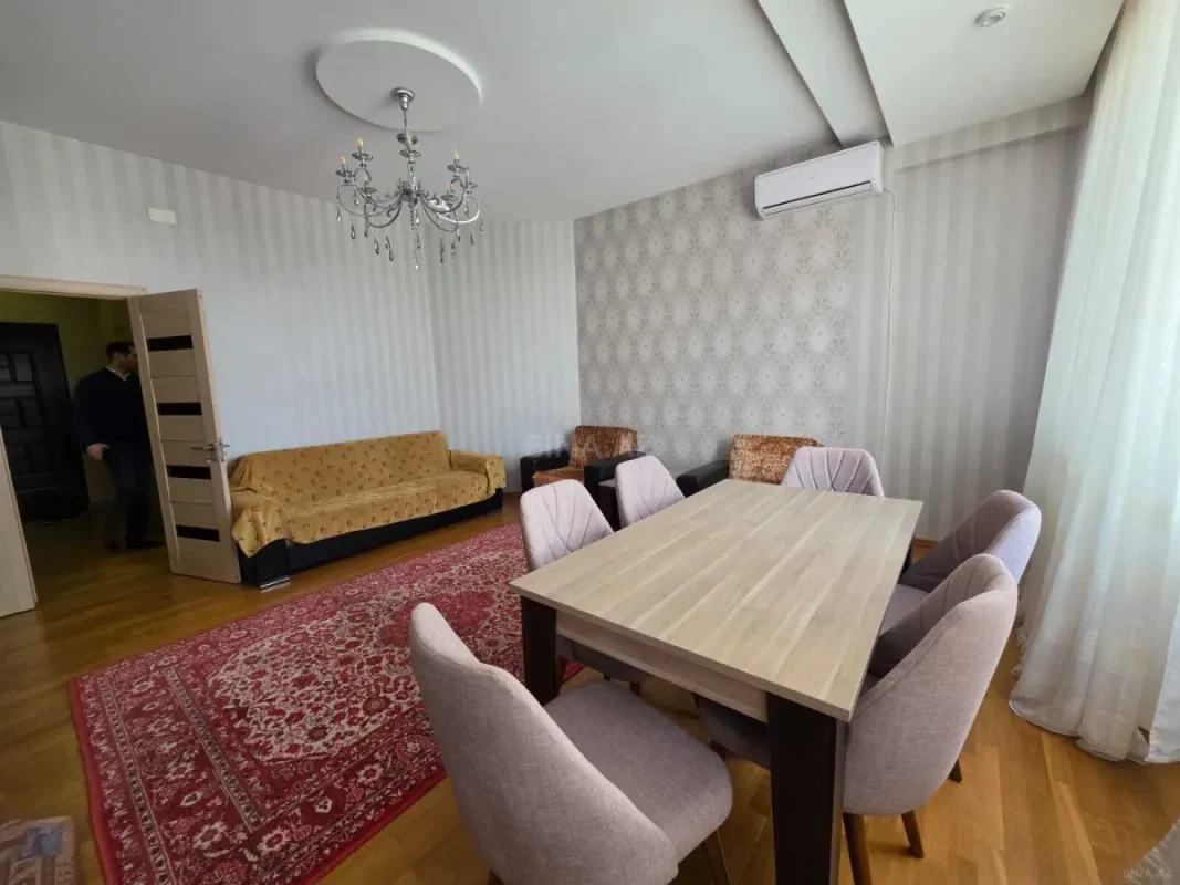 Kirayə verilir 3 otaqlı mənzil 120 m²