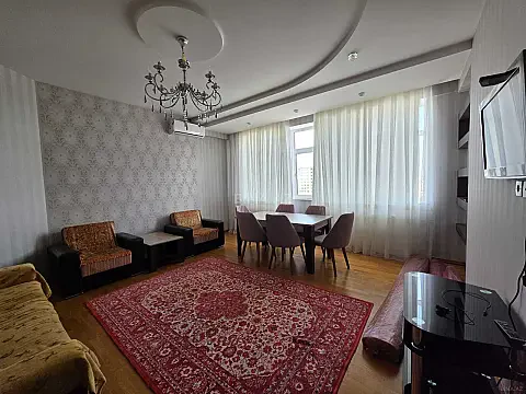 Kirayə verilir 3 otaqlı mənzil 120 m²
