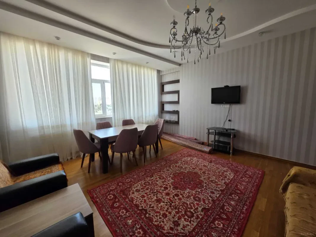 Kirayə verilir 3 otaqlı mənzil 120 m²