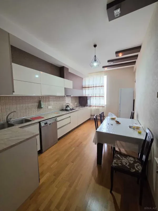 Kirayə verilir 3 otaqlı mənzil 120 m²
