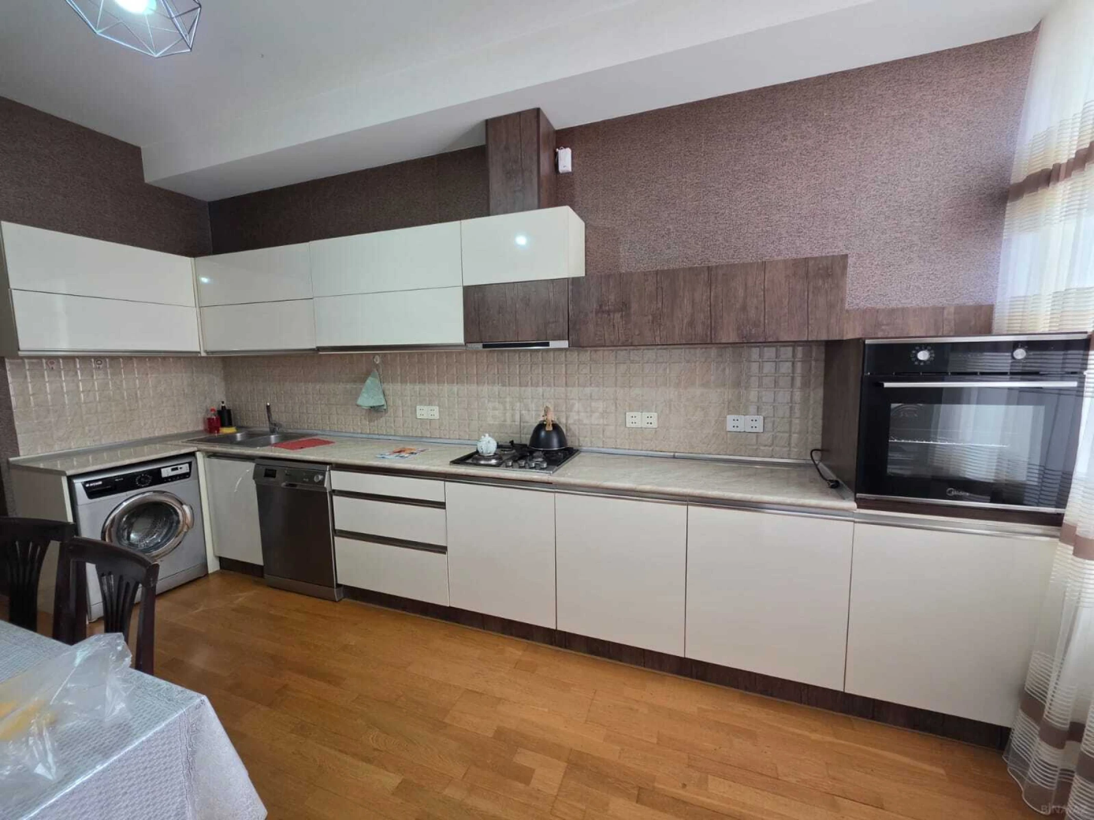 Kirayə verilir 3 otaqlı mənzil 120 m²
