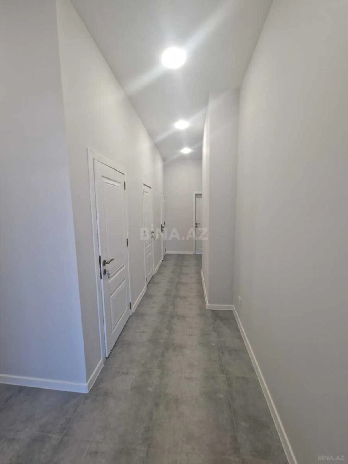 Kirayə verilir 4 otaqlı ofis 140 m²