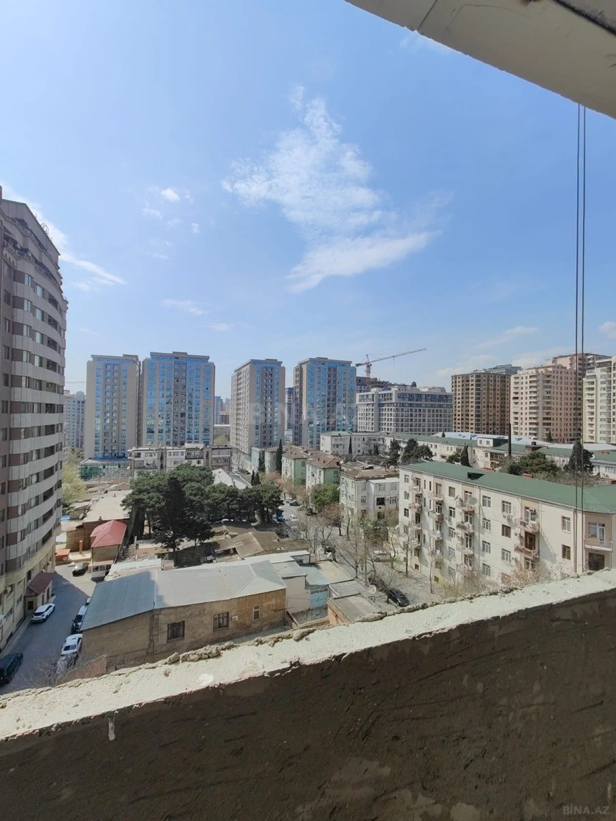 Satılır 3 otaqlı mənzil 145 m²