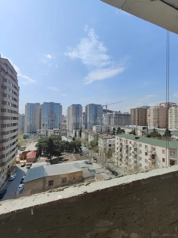 Satılır 3 otaqlı mənzil 145 m²