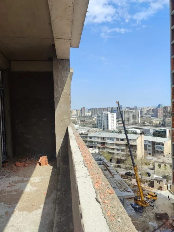 Satılır 3 otaqlı mənzil 145 m²