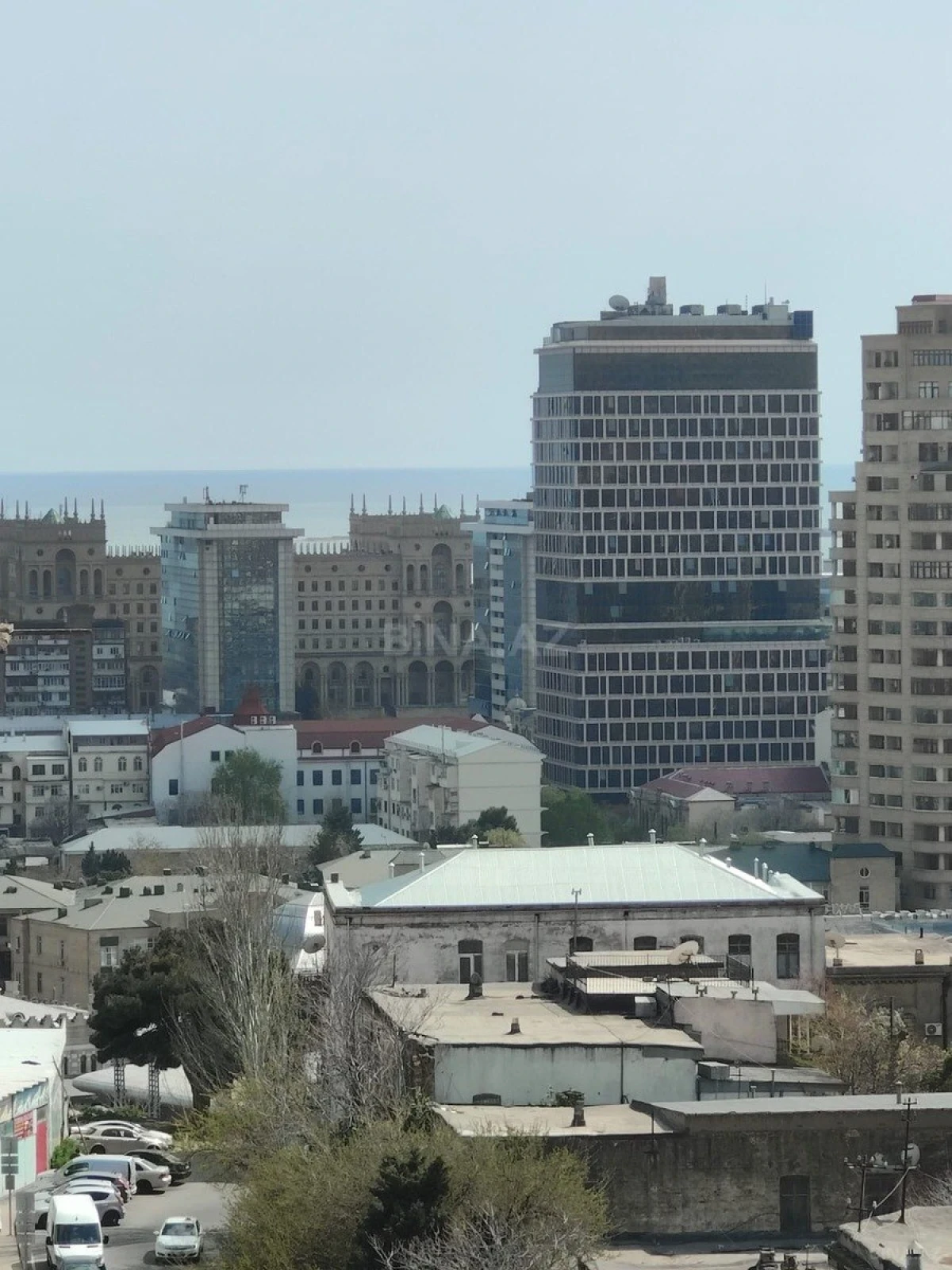 Satılır 3 otaqlı mənzil 145 m²