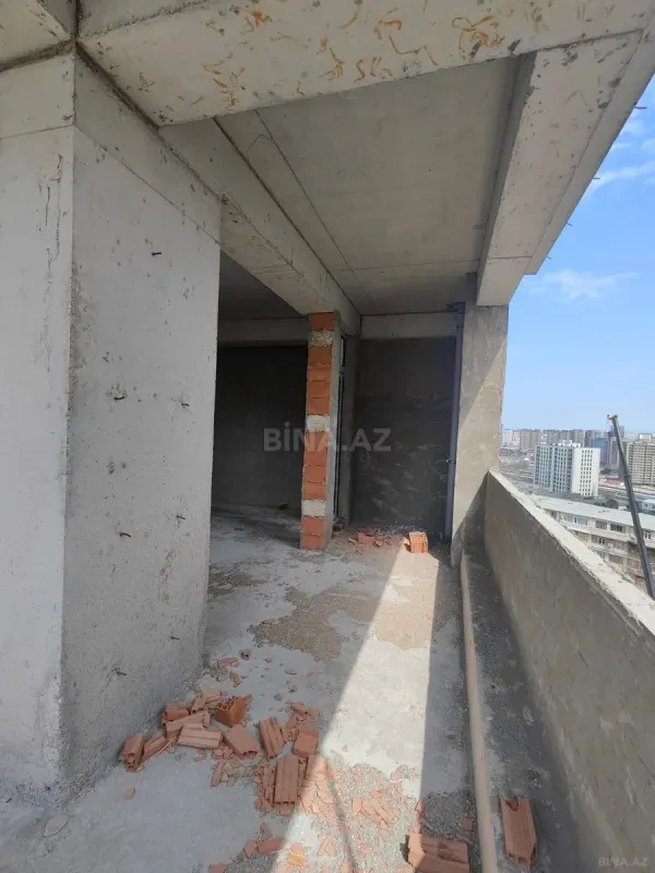 Satılır 3 otaqlı mənzil 145 m²