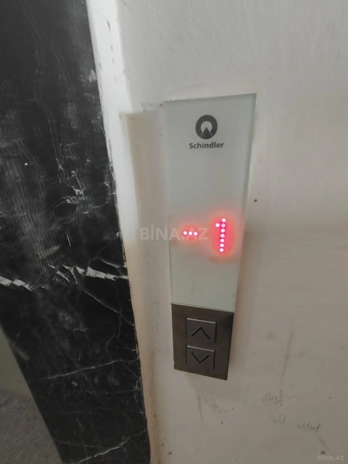 Satılır 3 otaqlı mənzil 145 m²