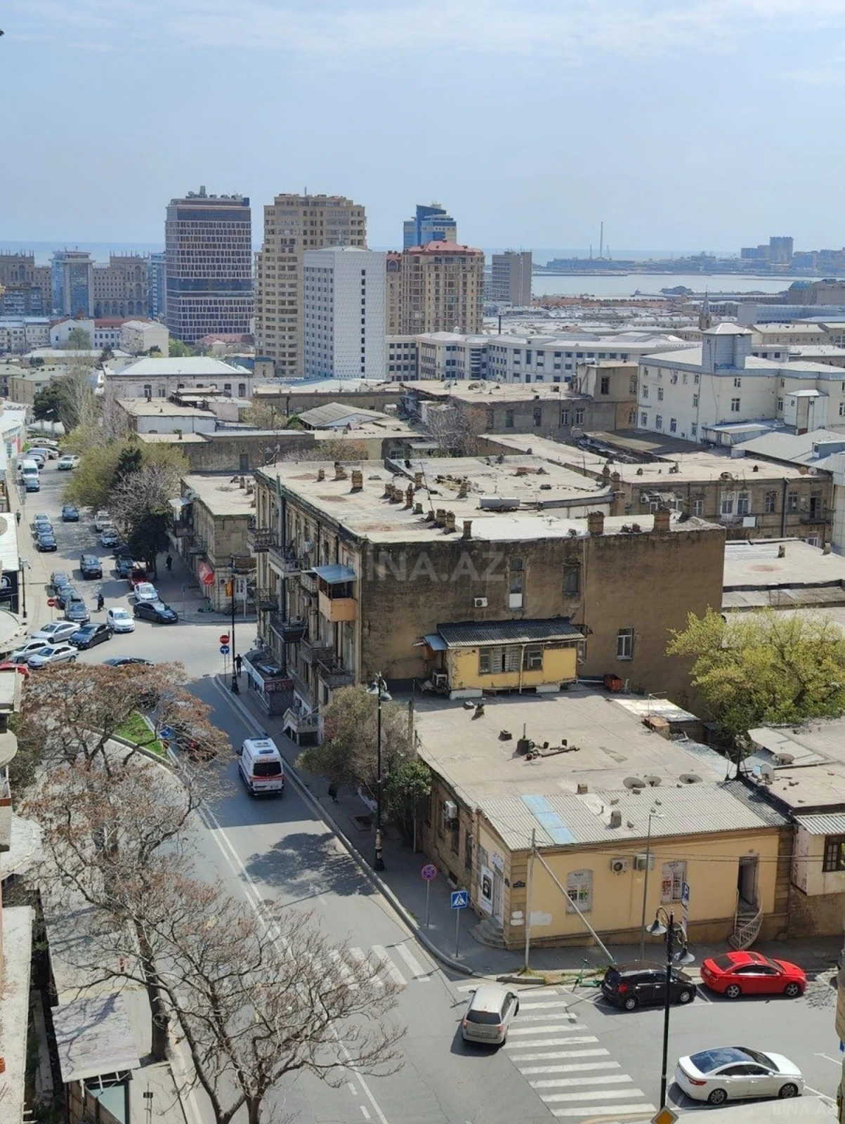 Satılır 3 otaqlı mənzil 145 m²