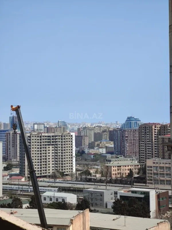 Satılır 3 otaqlı mənzil 145 m²