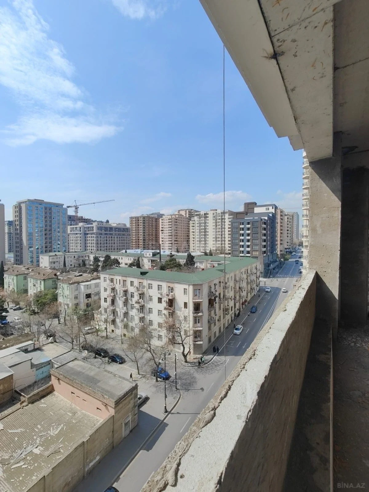 Satılır 3 otaqlı mənzil 145 m²