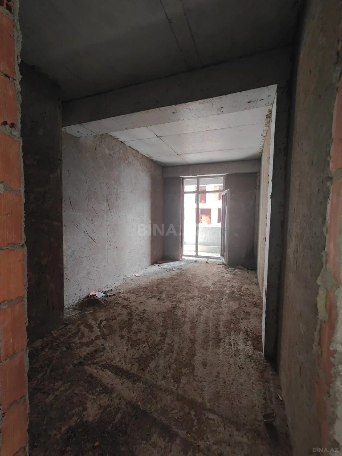 Satılır 3 otaqlı mənzil 145 m²