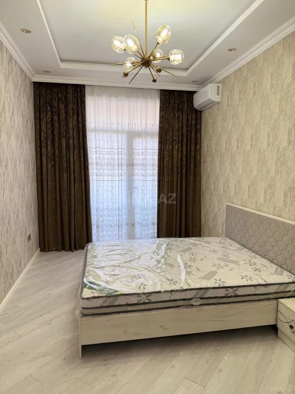 Kirayə verilir 4 otaqlı mənzil 130 m²