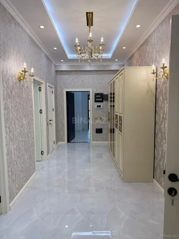 Kirayə verilir 4 otaqlı mənzil 130 m²