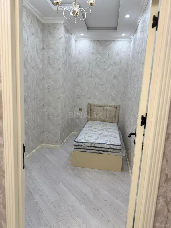 Kirayə verilir 4 otaqlı mənzil 130 m²