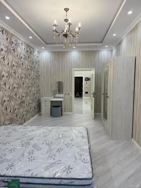 Kirayə verilir 4 otaqlı mənzil 130 m²