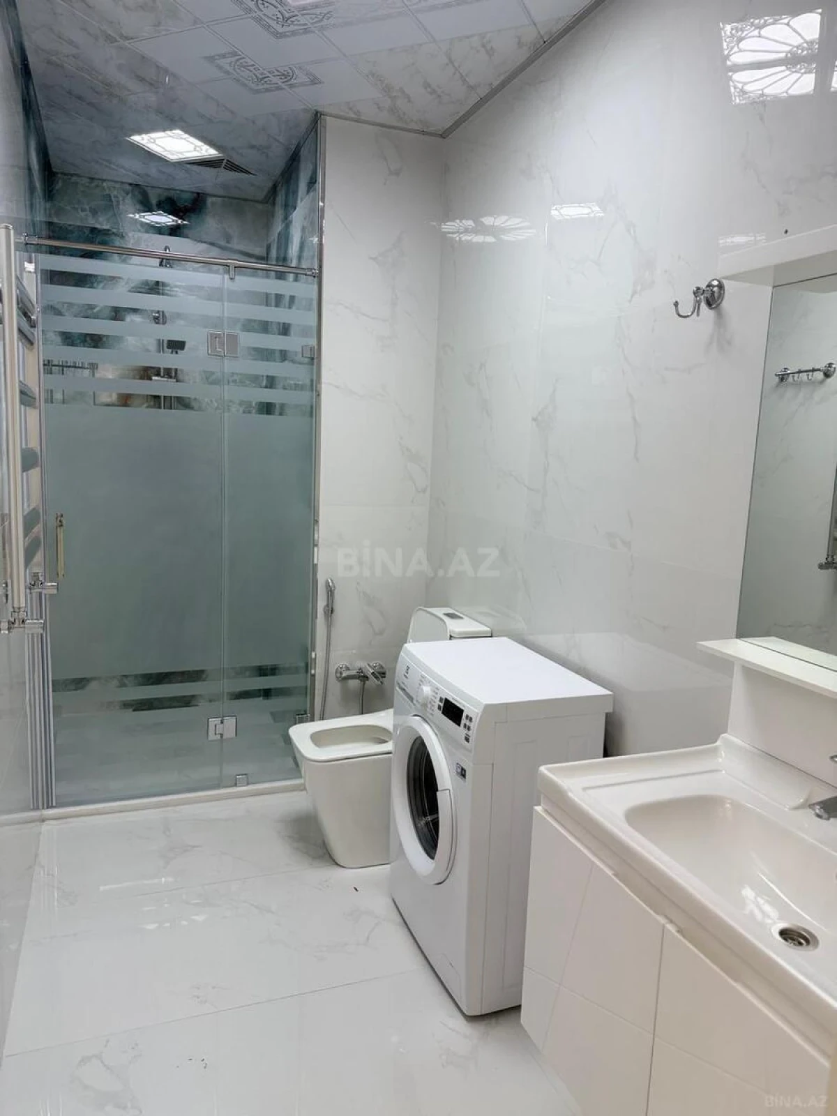 Kirayə verilir 4 otaqlı mənzil 130 m²