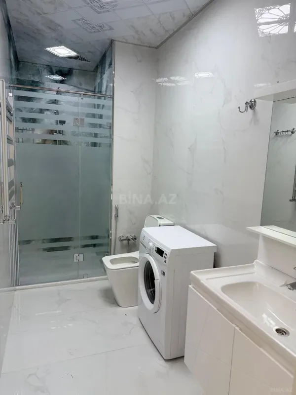 Kirayə verilir 4 otaqlı mənzil 130 m²